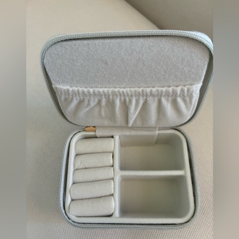 NWT Travel Jewelry Box